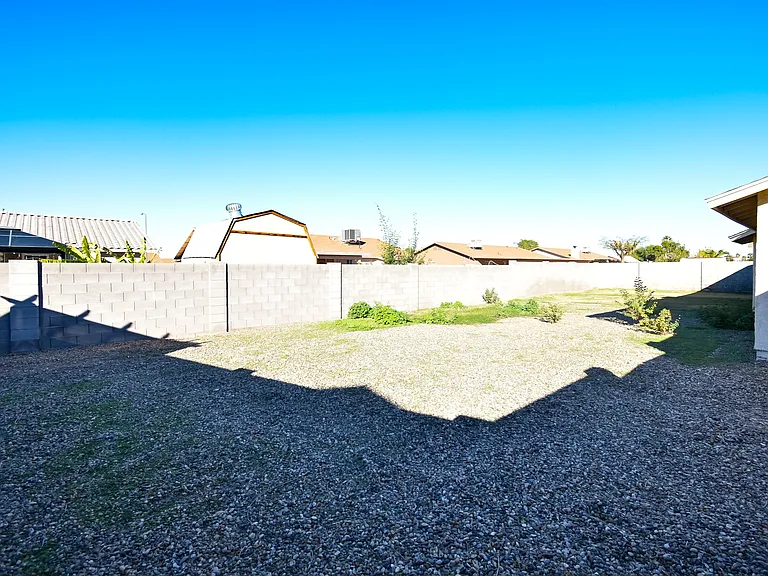 2866 S 30th Dr — Photo 23