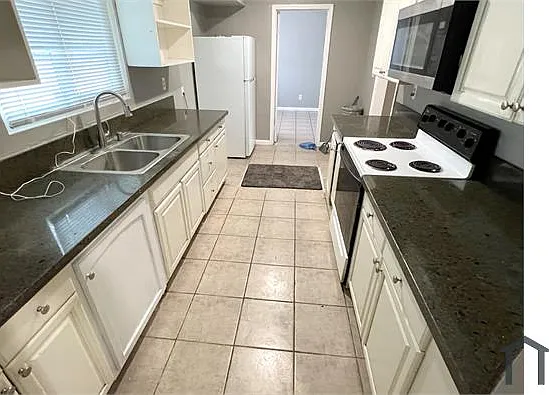 3216 Hurley Way — Photo 5