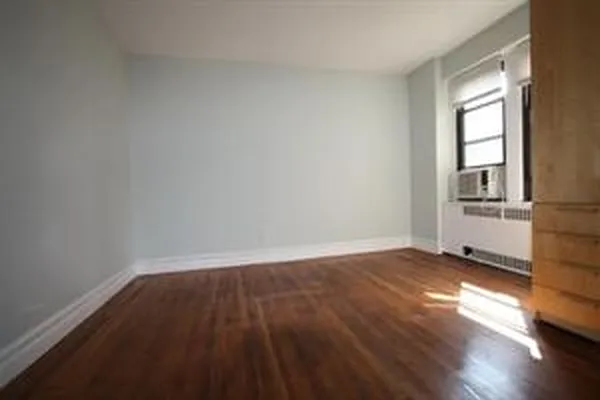 Rented by Douglas Elliman | media 27