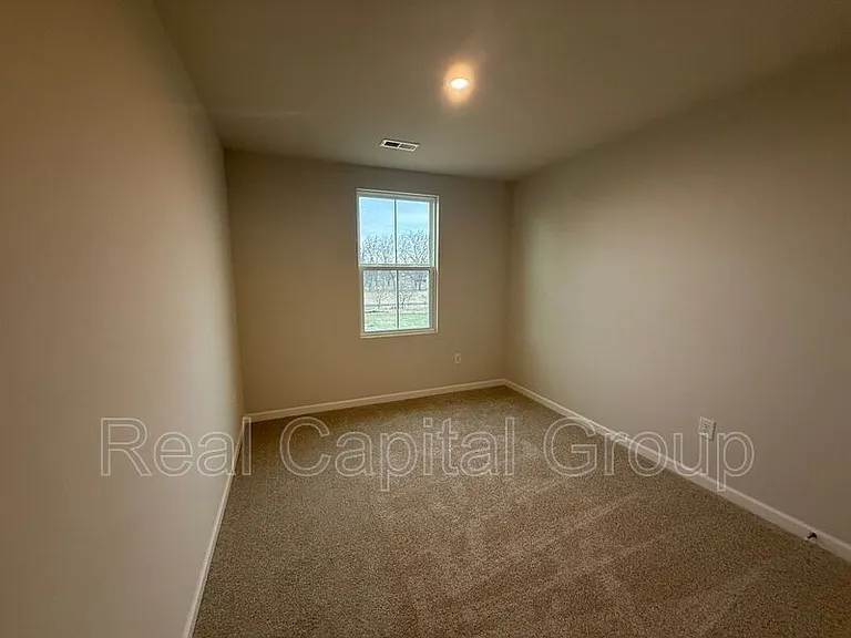 106 South Dr — Photo 23