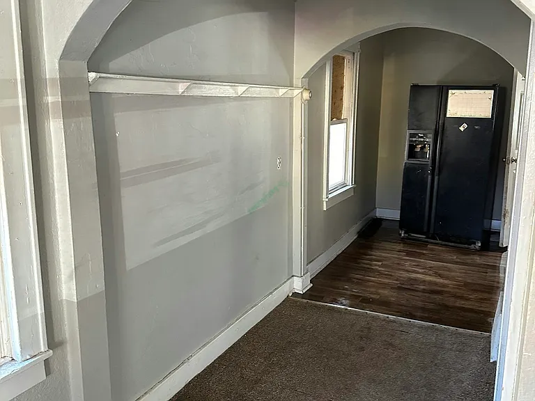 1418 W Butler St — Photo 4