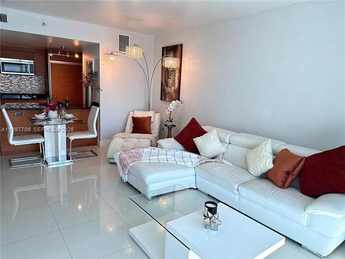 Building Photo - 50 Biscayne Blvd #1907