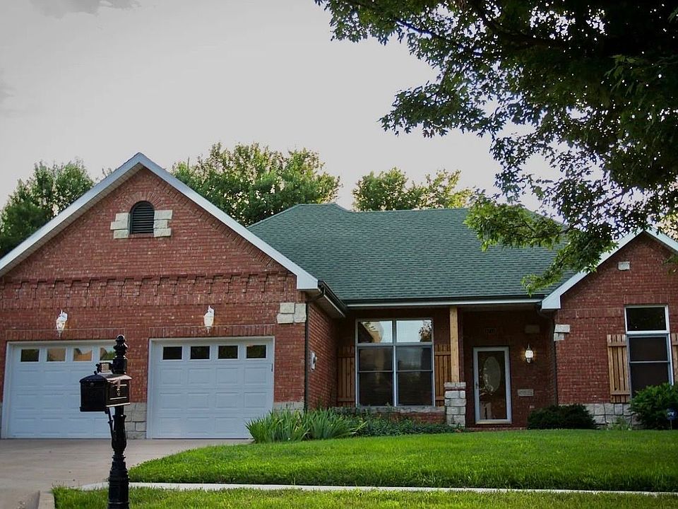 1st image of 3711 S Forest Ave