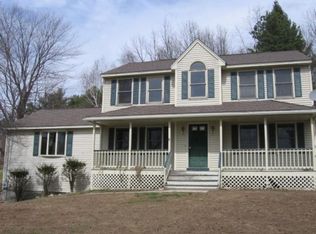 14 Juniper Dr, Goffstown, NH 03045