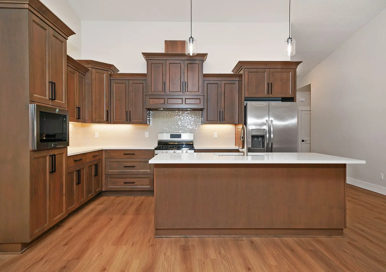 3Bd/2Ba Single Story Home - Available End of Sept! — Photo 3