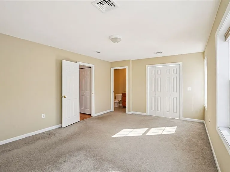 18 Alden Dr — Photo 7