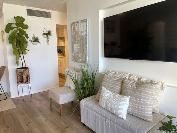 1561 Kanunu St APT 1206, Honolulu, HI 96814