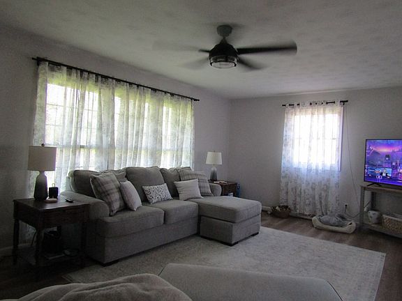 5th image of 11926 Craner Rd