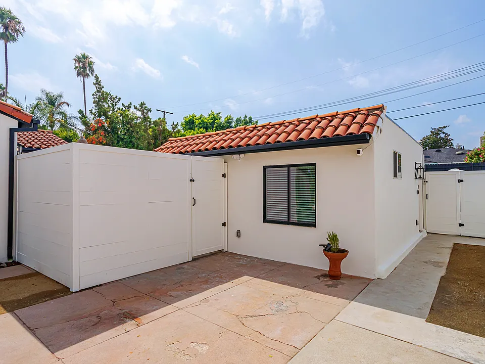 6047 Ethel Ave #2
