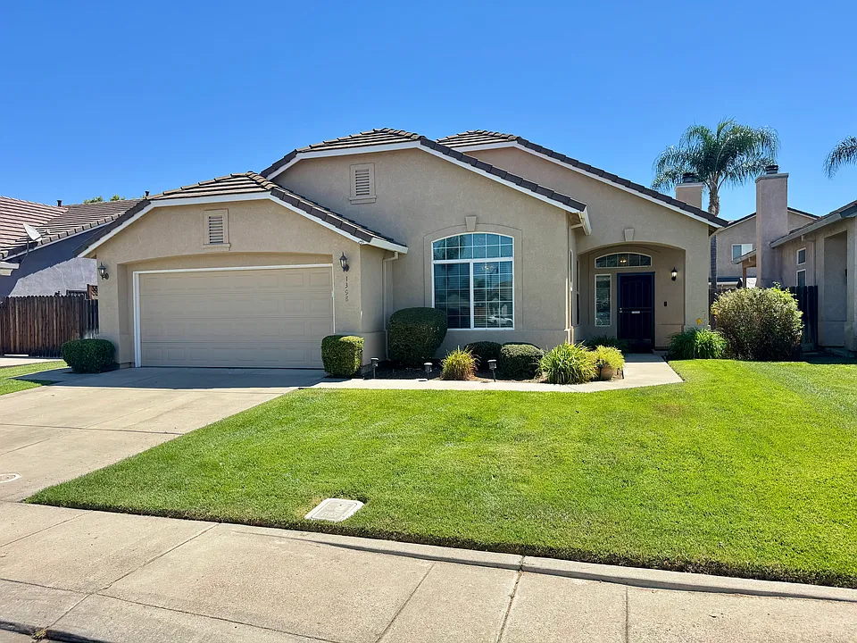 1398 Madelena Ln