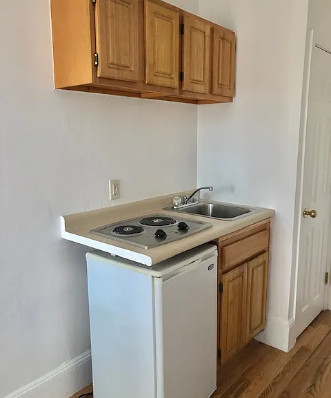 1061 Beacon St #9 — Photo 3