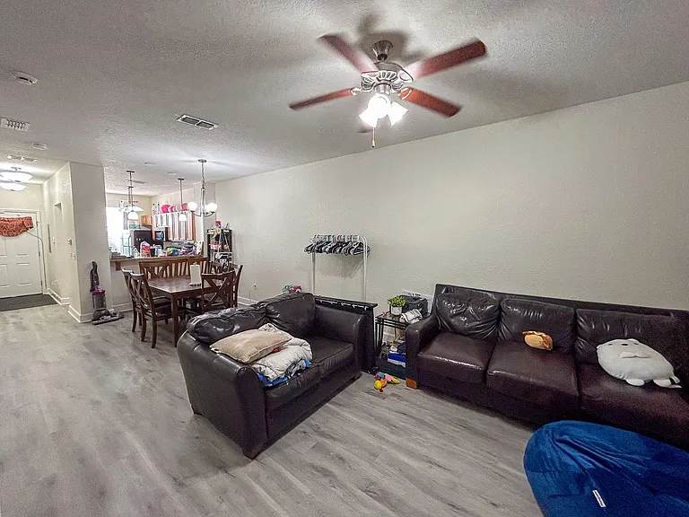 2508 SW 35th Pl #P93 — Photo 1
