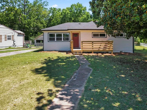 8701 Sunset Dr, Leeds, AL 35094