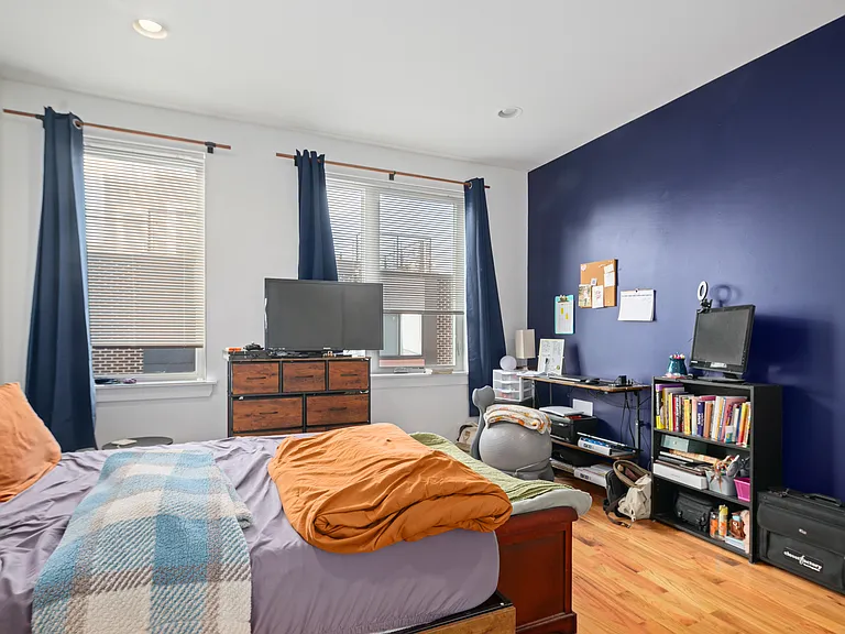 1822 Earp St — Photo 9