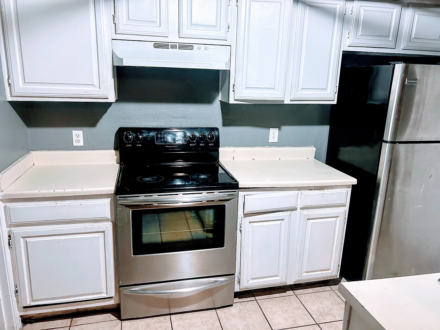 2 bed, 2.5 bath, 1240 sqft, $1,350 — Photo 2