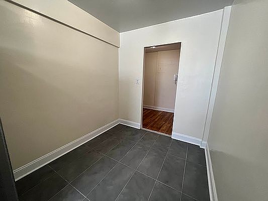5th image of 87-02 Midland Pkwy #4R