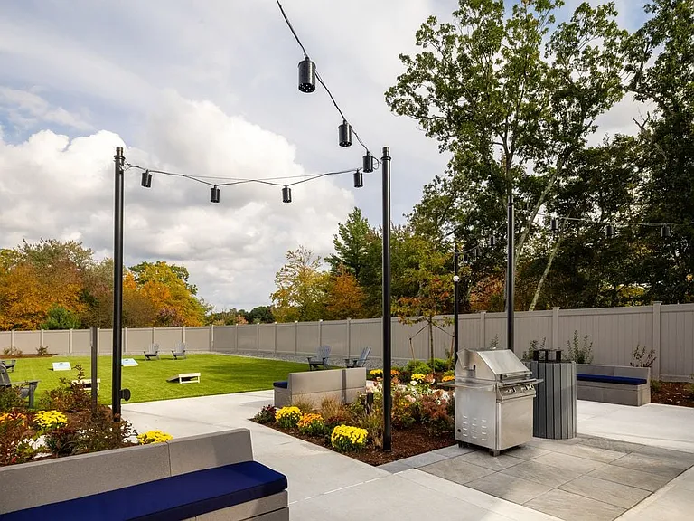 Courtyard with grilling stations
