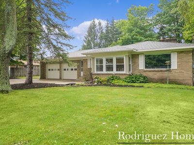 2360 Bauer Rd, Jenison, MI, 49428