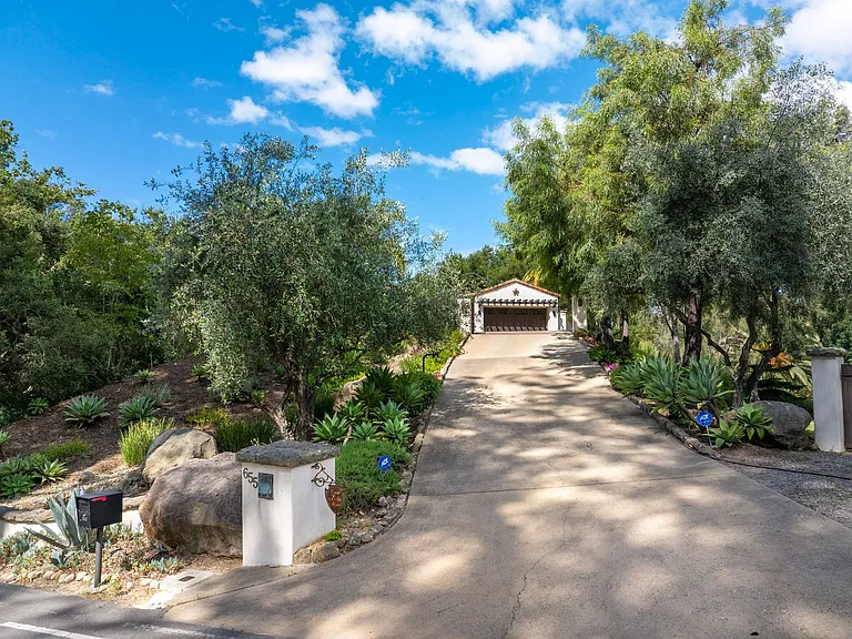 655 Coyote Rd — Photo 34