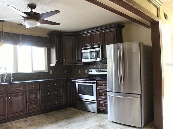 4th image of 8686 Chickasaw Farms Ln