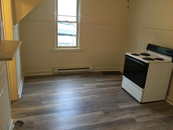 2nd image of 123 W 14th St Frnt 1