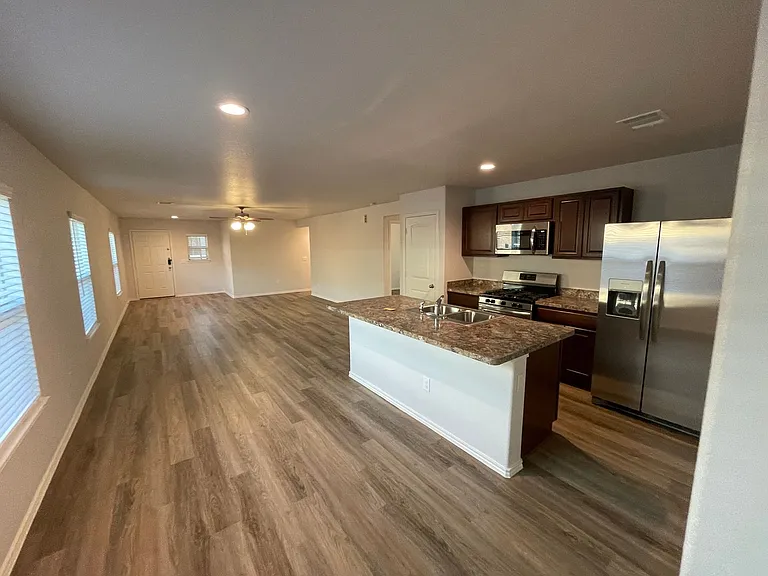 355 Cumberland Forest Dr — Photo 4