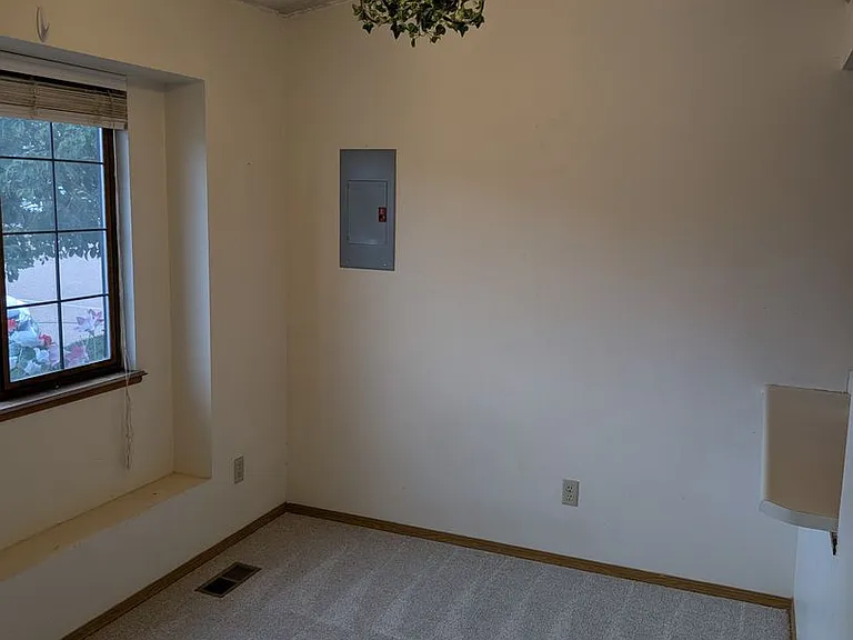 3828 Smoke Tree Dr — Photo 3