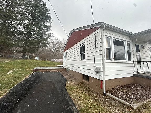 3rd image of 319 Edgewood Rd