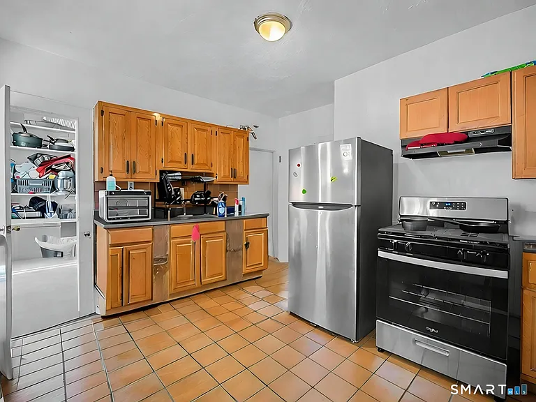 1872 North Ave #2 — Photo 5
