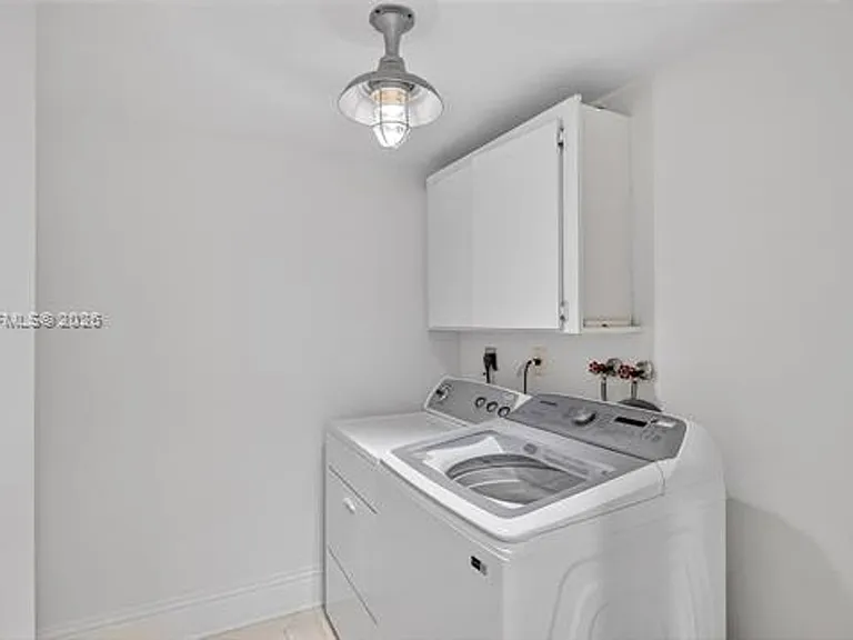 3226 NE 168th St #0 — Photo 23