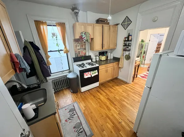 647 4th Avenue image 1 of 8