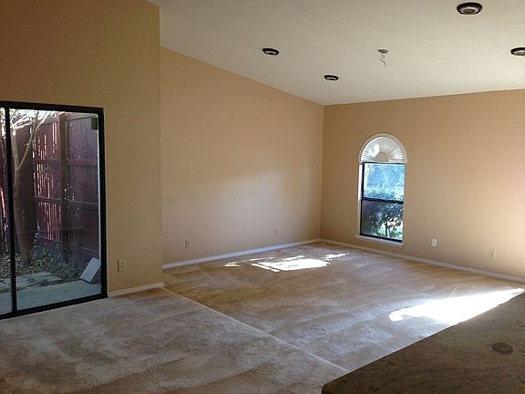 2nd image of 825 Rushmore Ln