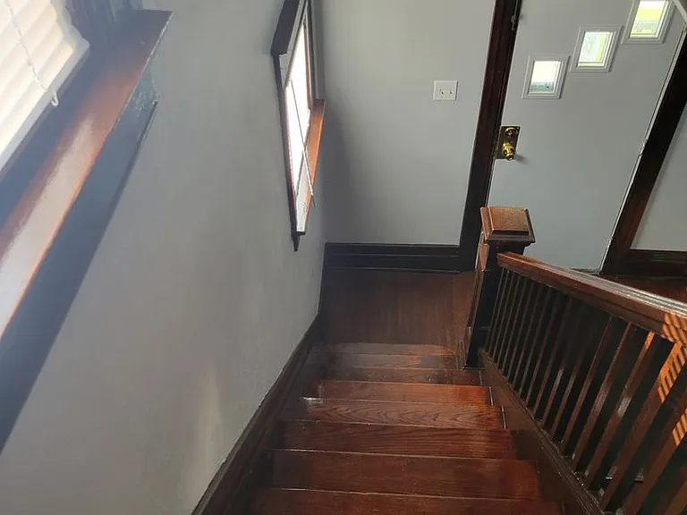 438 E Creighton Ave — Photo 10