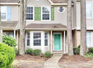 15 Woodall Dr, Hampton, VA 23666