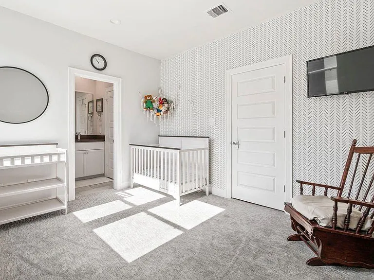 316 Jensen Dr — Photo 29