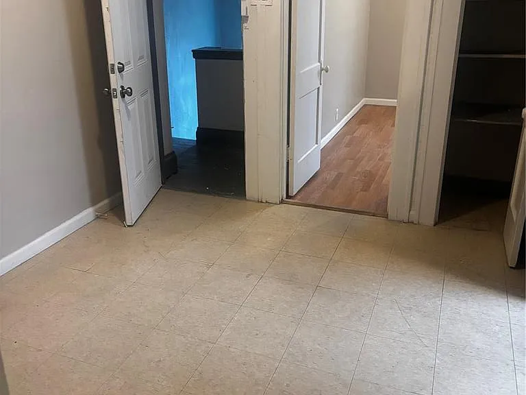 5043 Alaska Ave #B — Photo 3