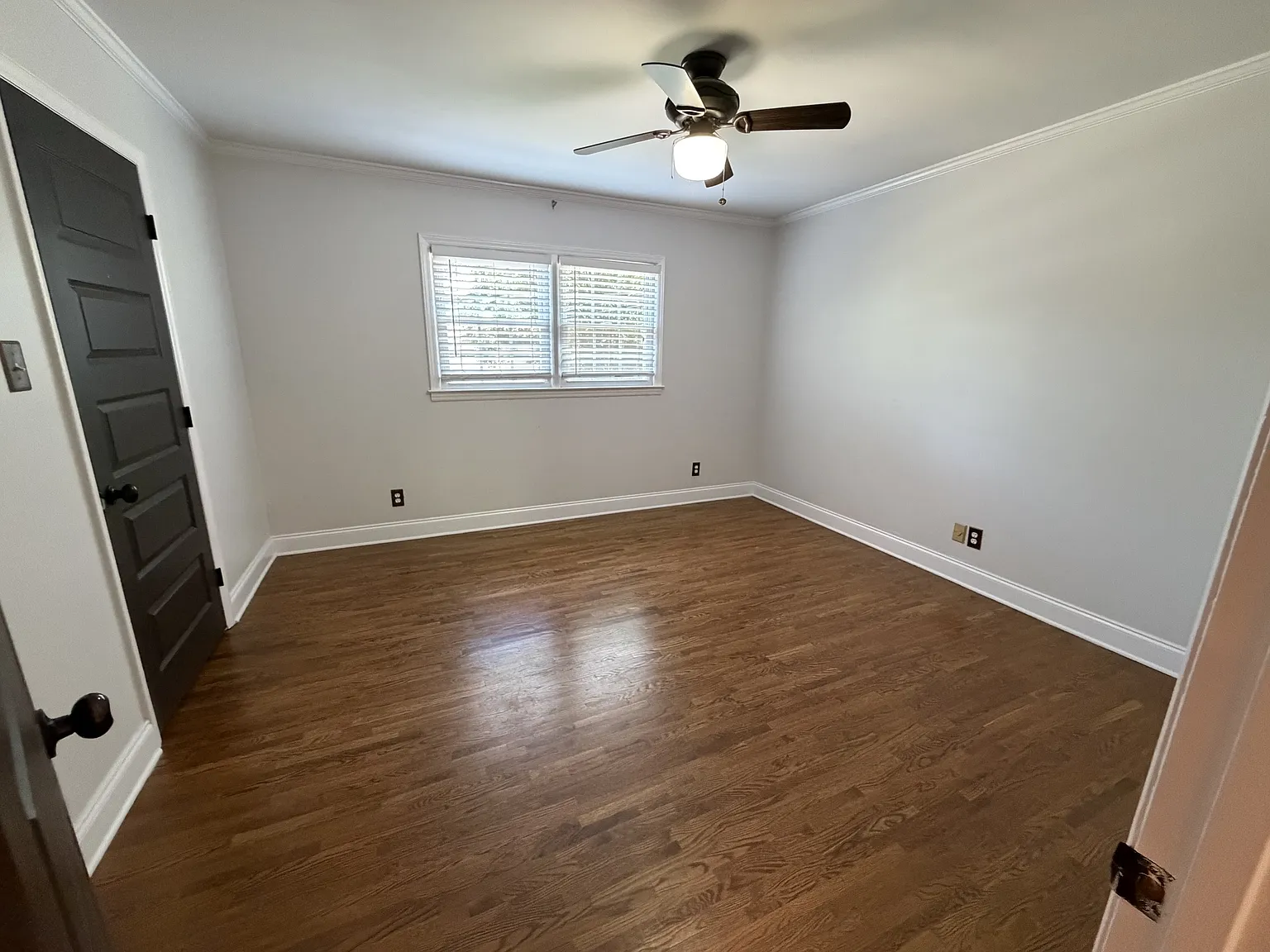 1215 Pinecrest #7 - 1 — Photo 2