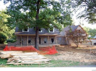 7 Larkdale Dr, Saint Louis, MO 63124