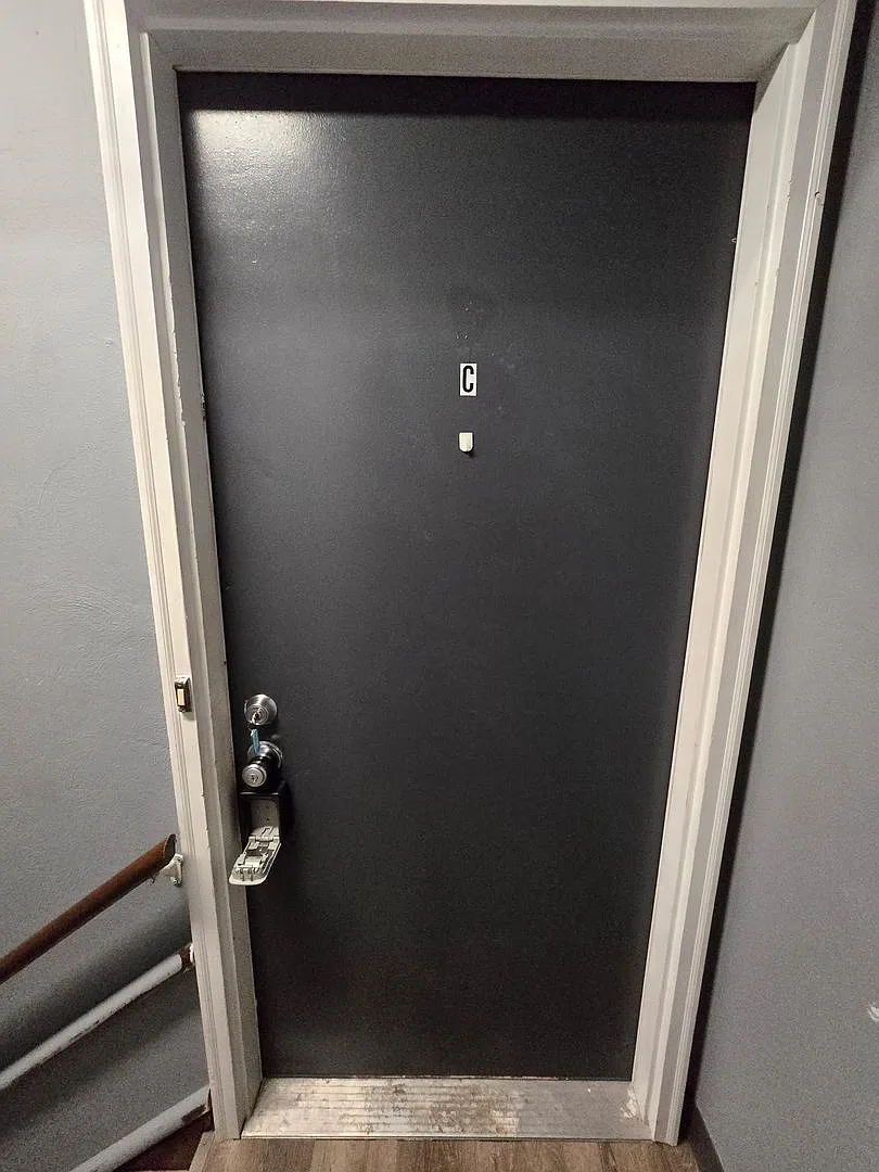 2 Bedroom 1 Bath — Photo 2