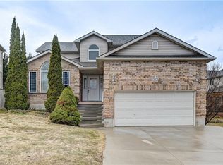 519 Yorkshire Dr, Waterloo, ON N2T 2V1