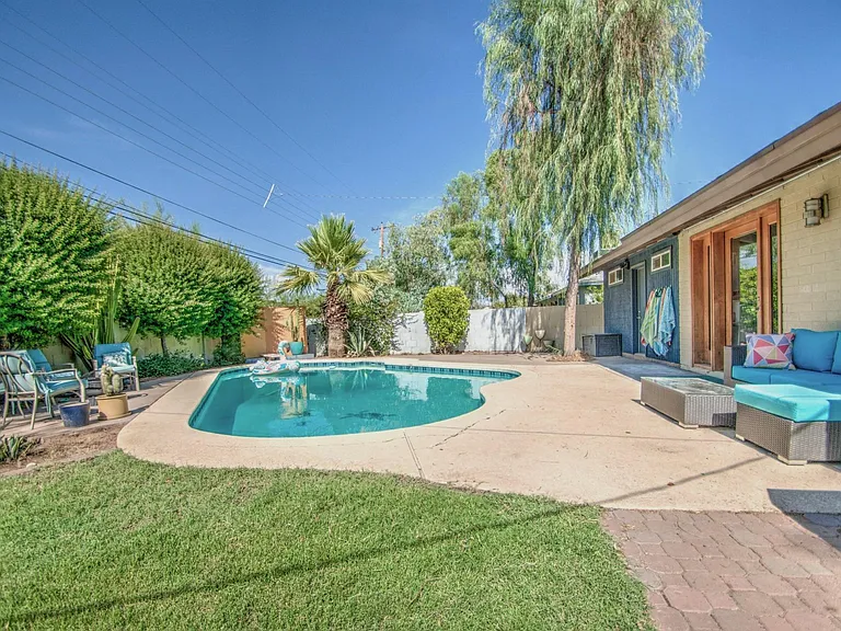 1336 E Orange St — Photo 14