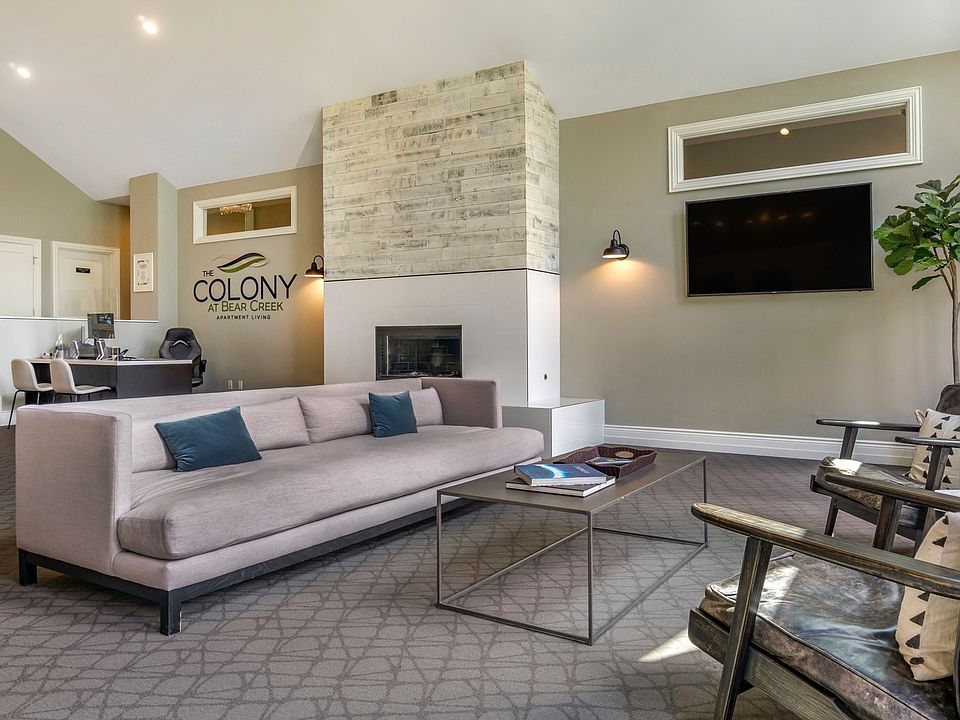 Leasing Office