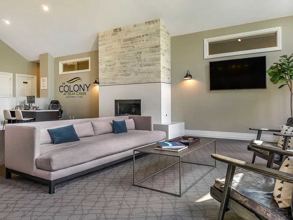 Leasing Office