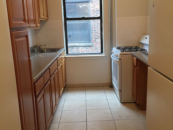 3rd image of 577 Isham St APT 5G