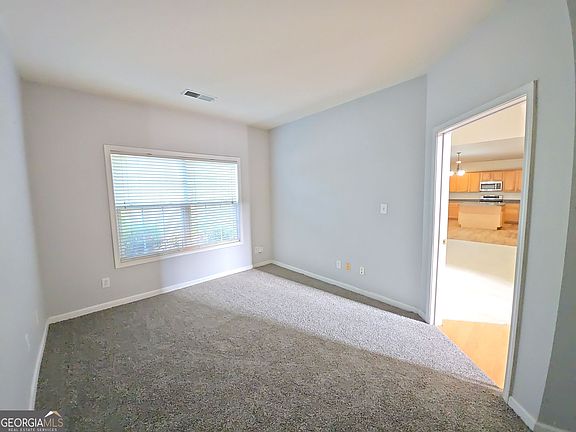 5th image of 273 Winthrop Ln