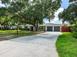 543 Circle Dr E, Largo, FL 33770