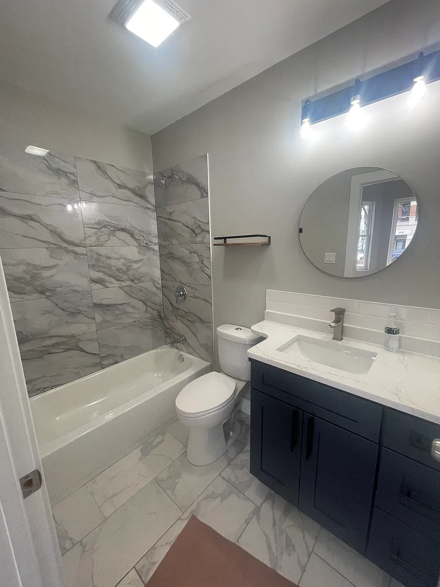 Building Photo - 1821 W Haddon Ave #1