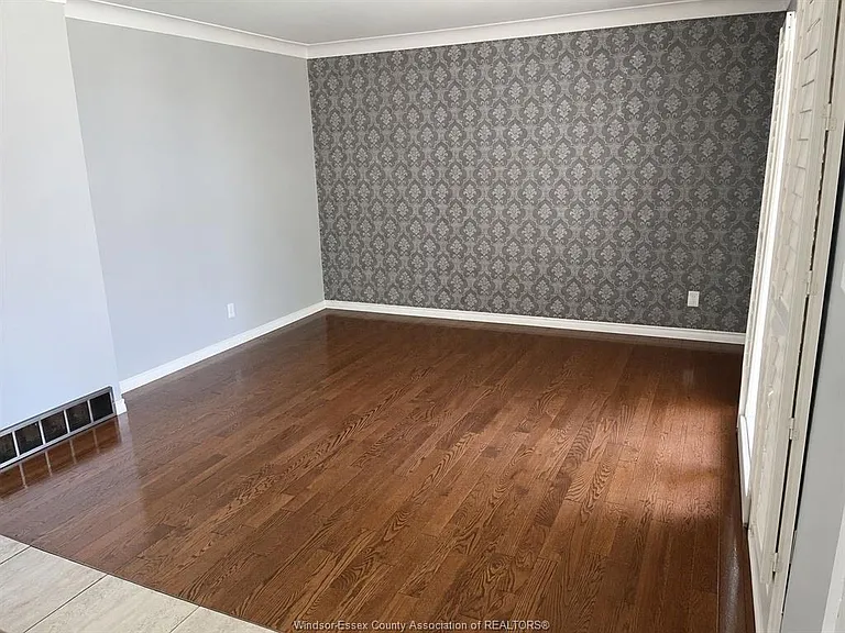 3515 Glenwood Ave — Photo 2