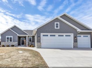 5593 N Amethyst Dr, Appleton, WI 54913