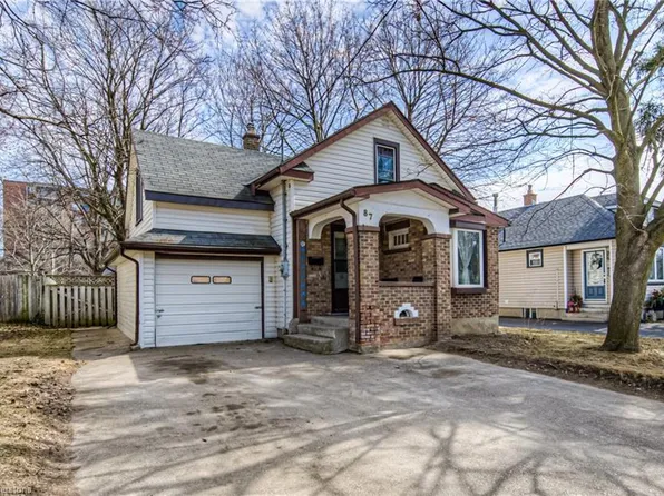 87 6th Ave, Kitchener, ON N2C 1P9